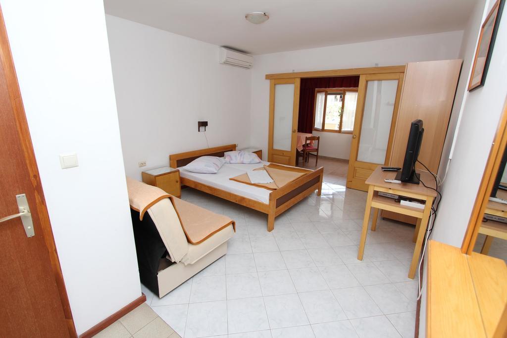 Room And Apartments Mariza Rovinj Szoba fotó