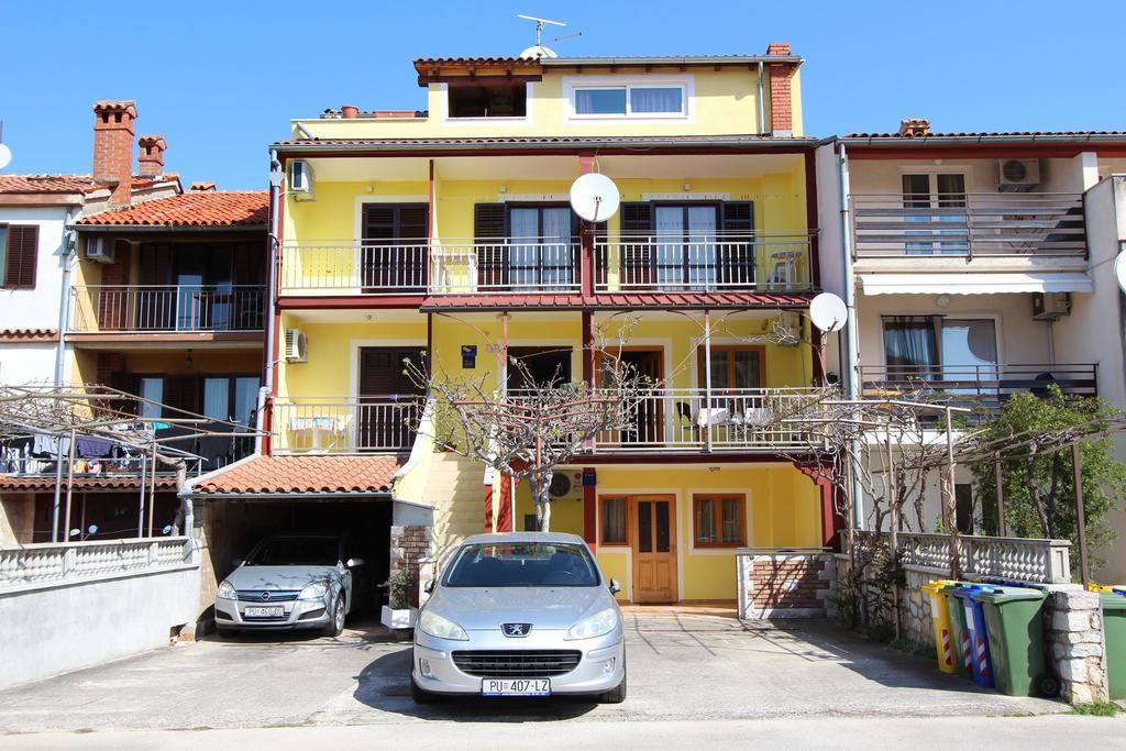 Room And Apartments Mariza Rovinj Kültér fotó